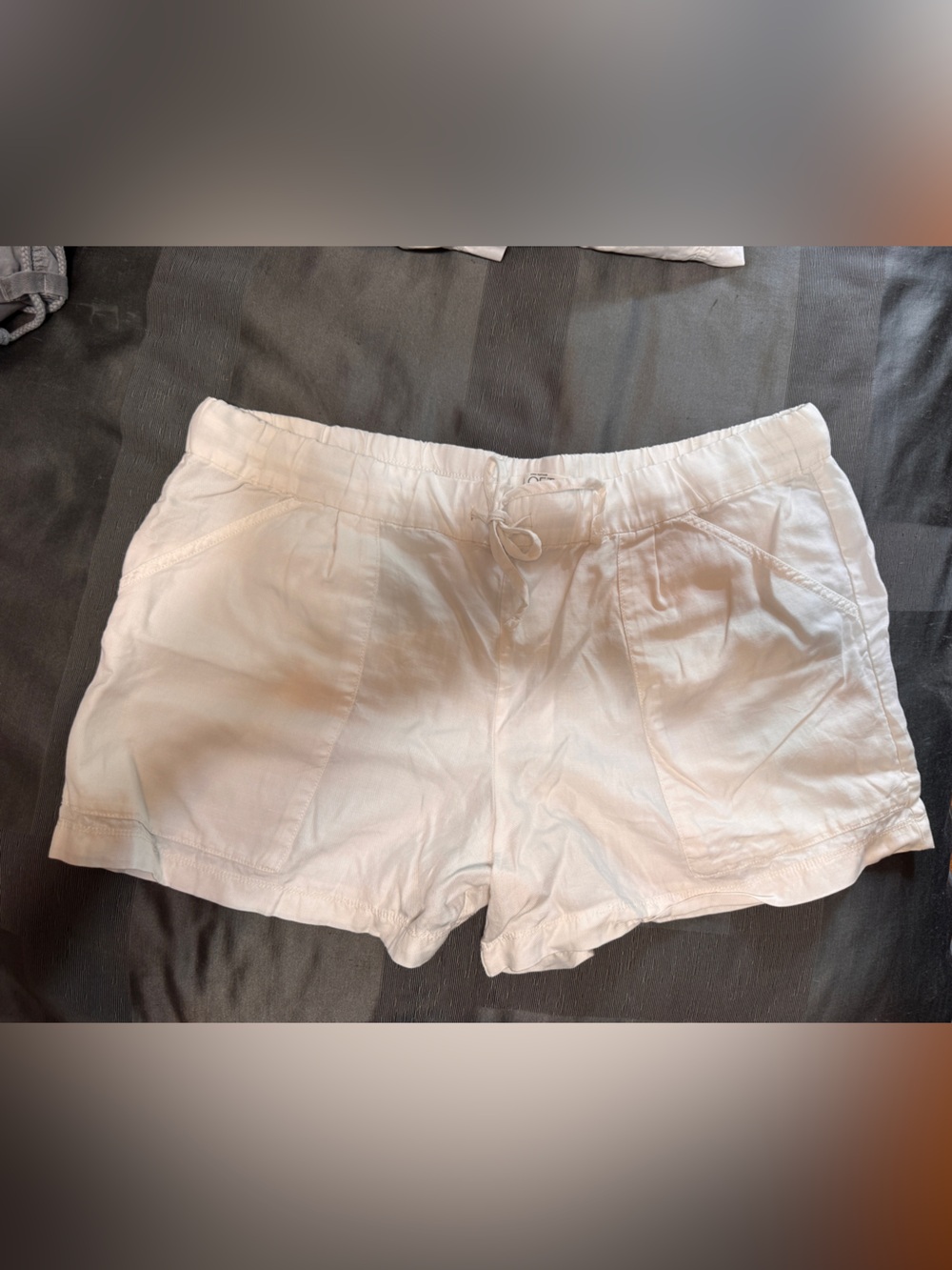 LOFT White Drawstring Linen-Blend Shorts